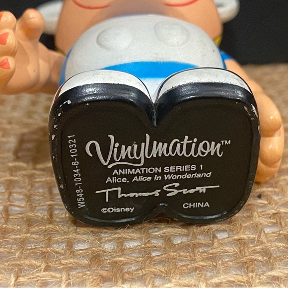 Disney Vinylmation, collectible figurine, 3 inches Alice in Wonderland - Picture 3 of 3